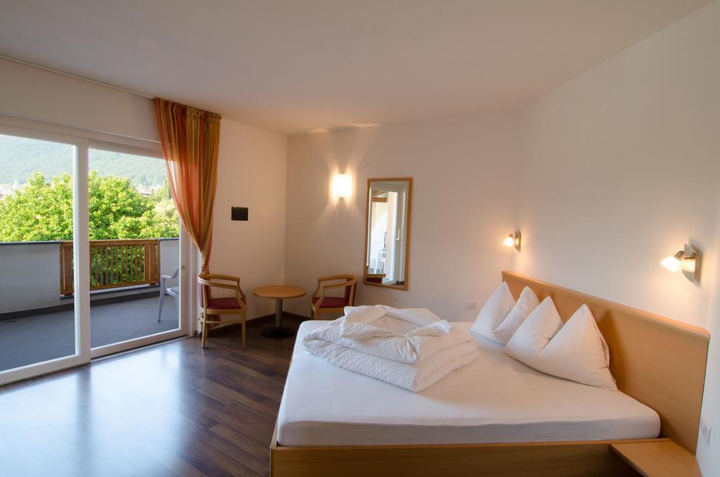 Garni Hotel Peterlinhof Caldaro Pokój zdjęcie