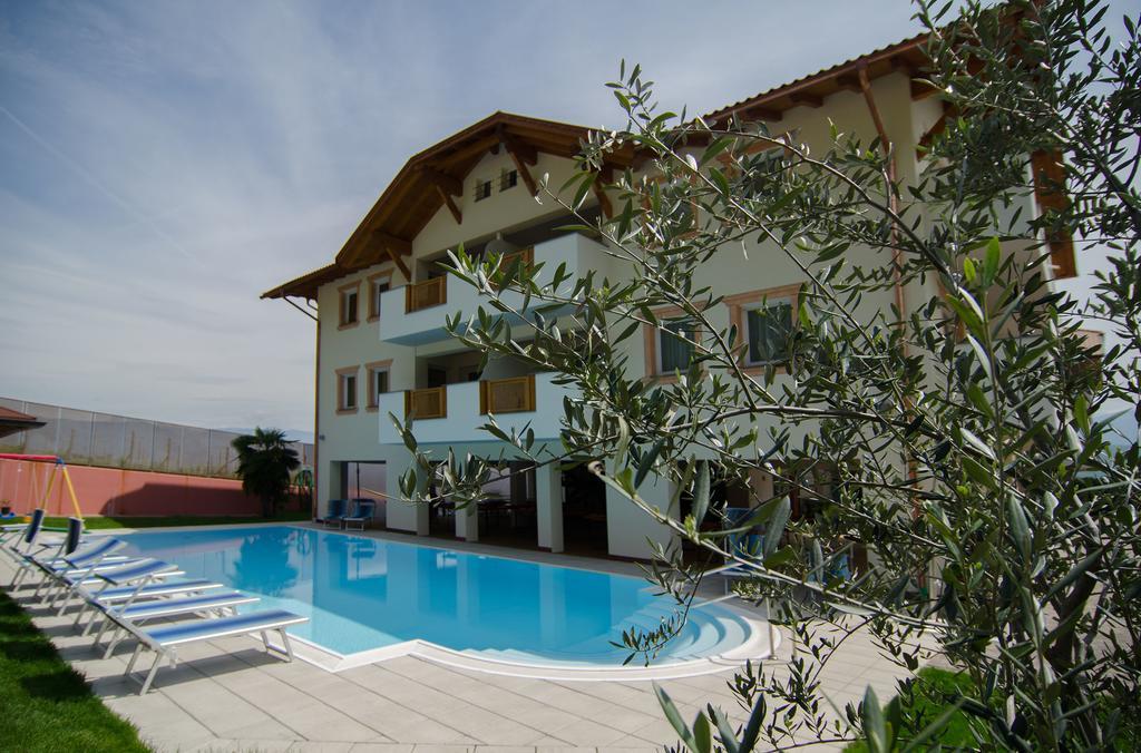 Garni Hotel Peterlinhof Caldaro Zewnętrze zdjęcie