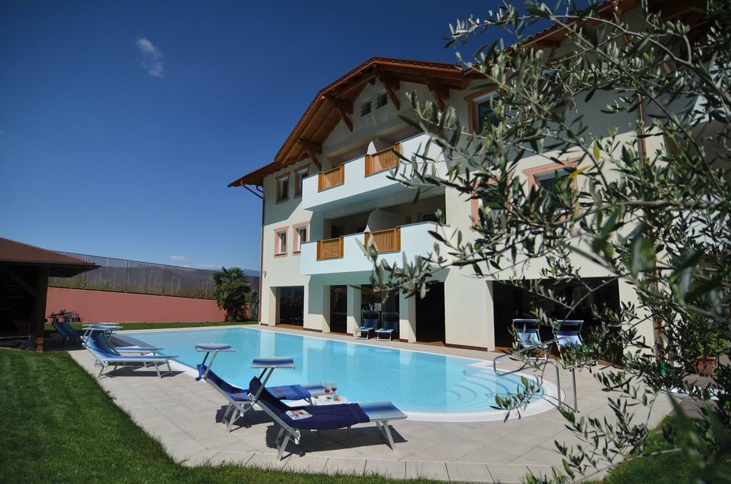 Garni Hotel Peterlinhof Caldaro Zewnętrze zdjęcie