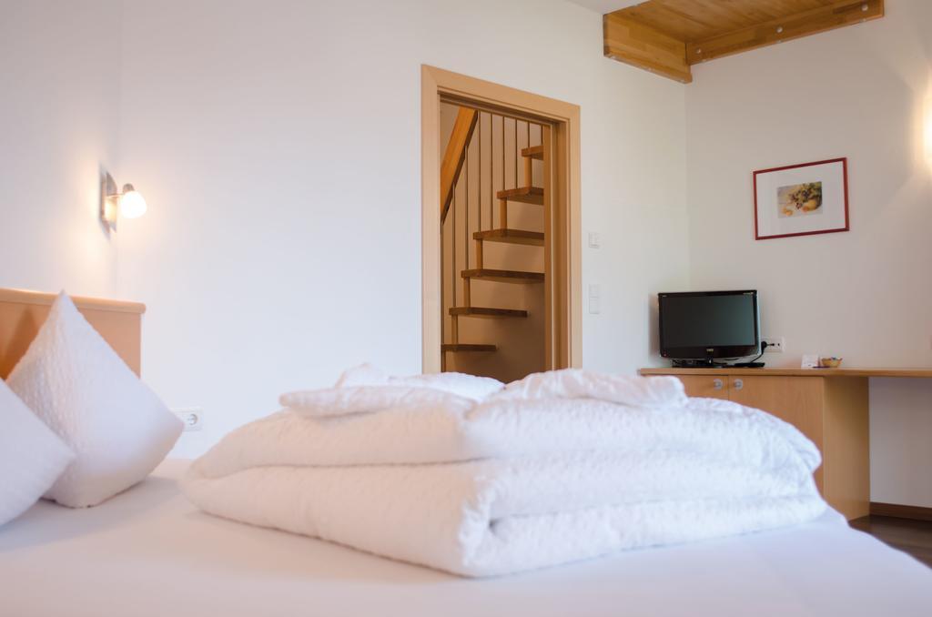 Garni Hotel Peterlinhof Caldaro Pokój zdjęcie