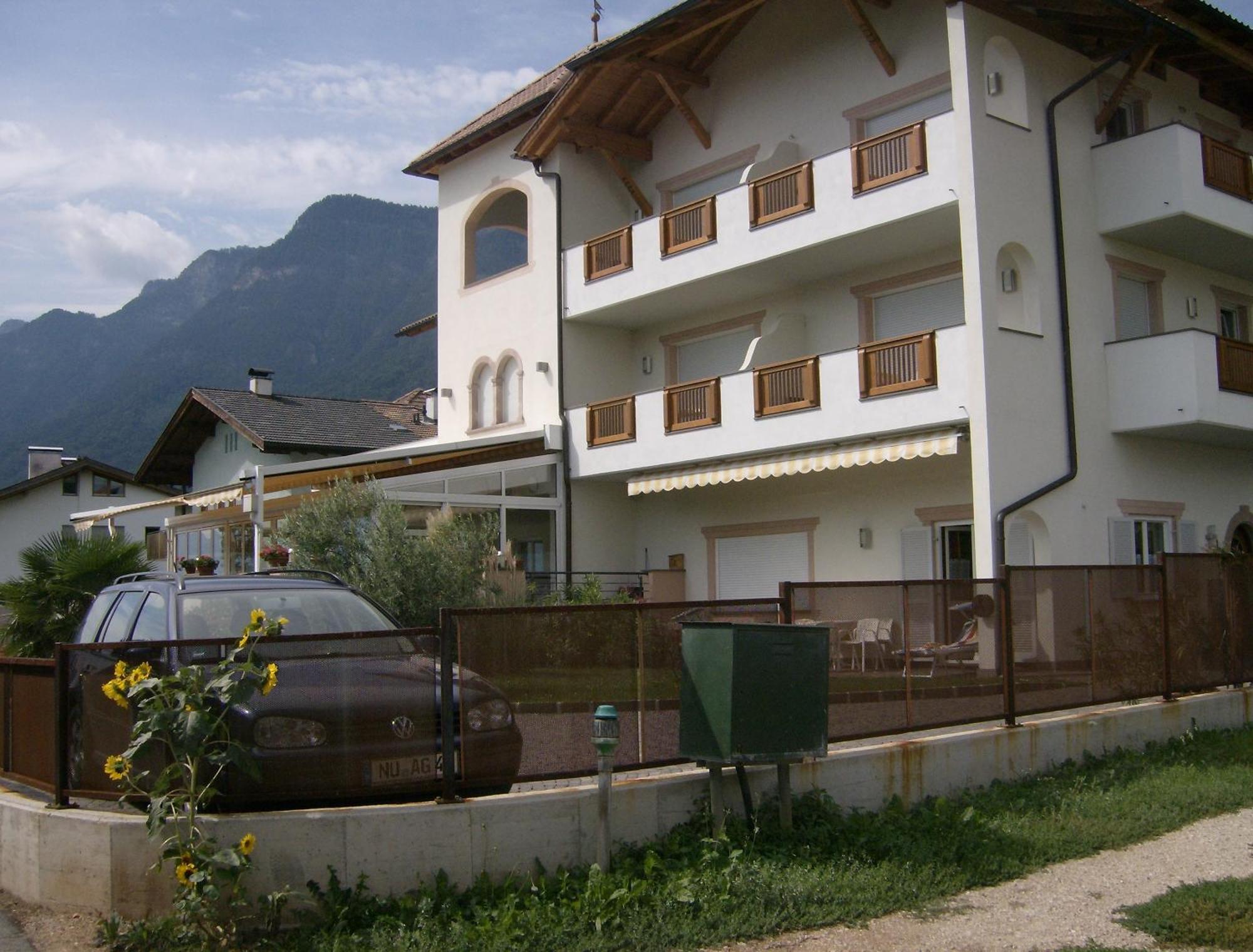 Garni Hotel Peterlinhof Caldaro Zewnętrze zdjęcie