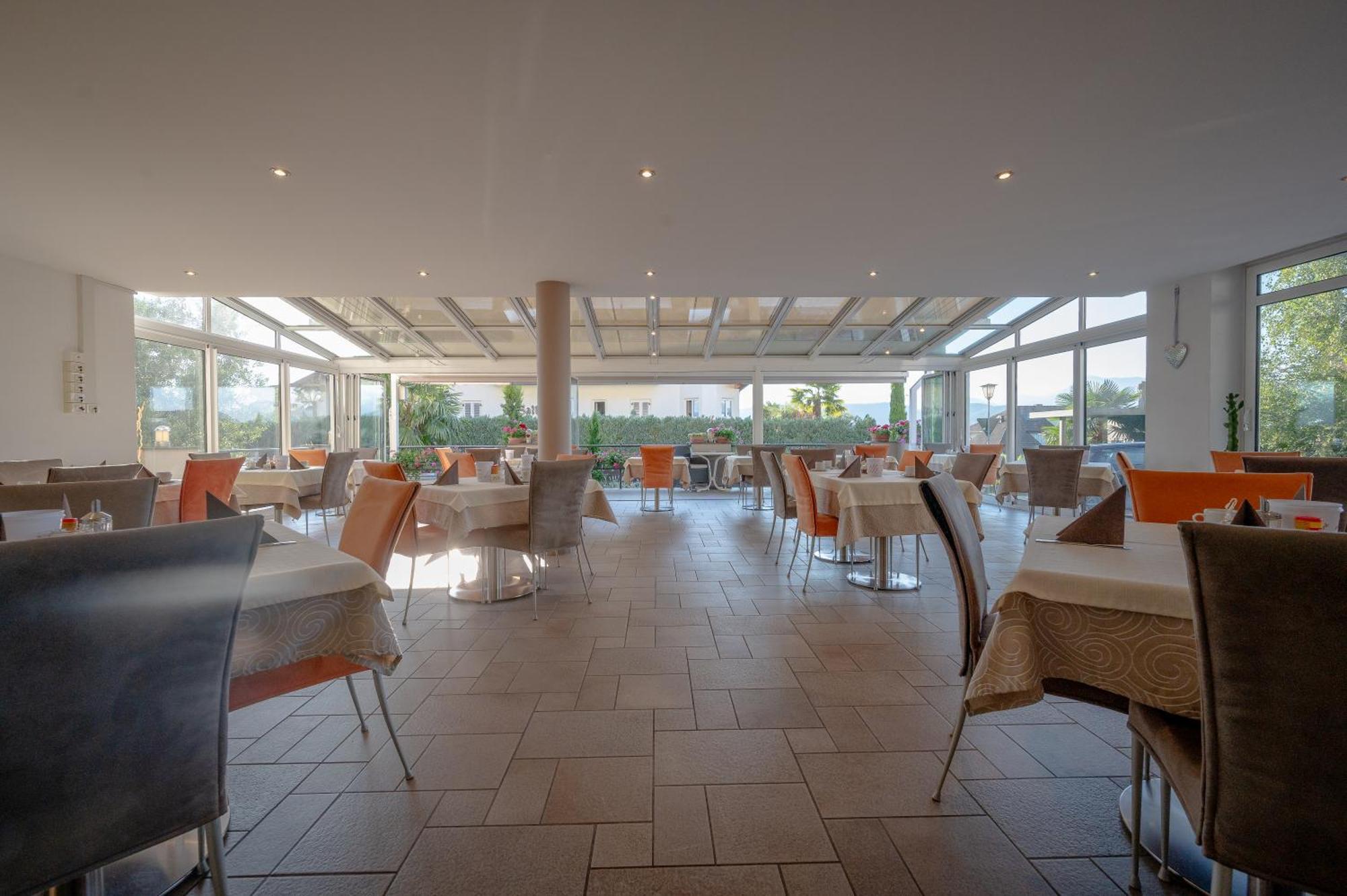 Garni Hotel Peterlinhof Caldaro Zewnętrze zdjęcie