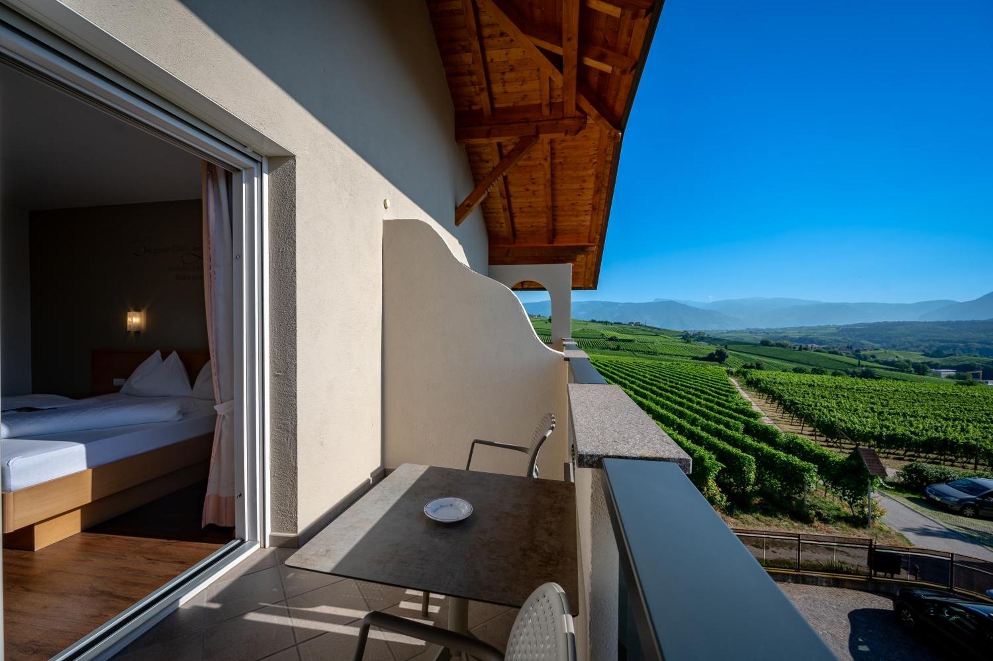 Garni Hotel Peterlinhof Caldaro Zewnętrze zdjęcie