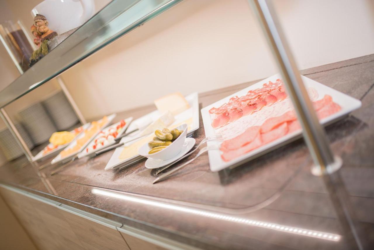 Garni Hotel Peterlinhof Caldaro Zewnętrze zdjęcie